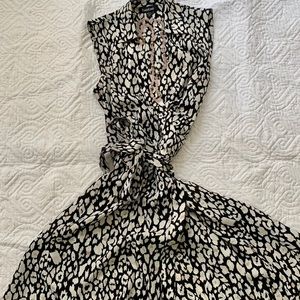 Bebe, Size 00, Sleeve-less Wrap Dress